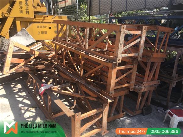 Thu mua vận thăng cũ